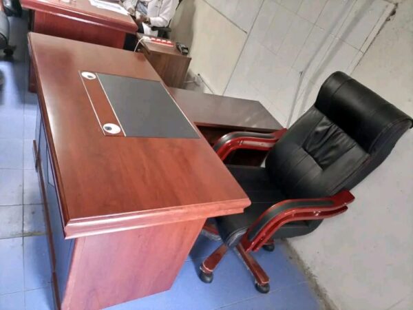 1600mm executive desk - Image 3