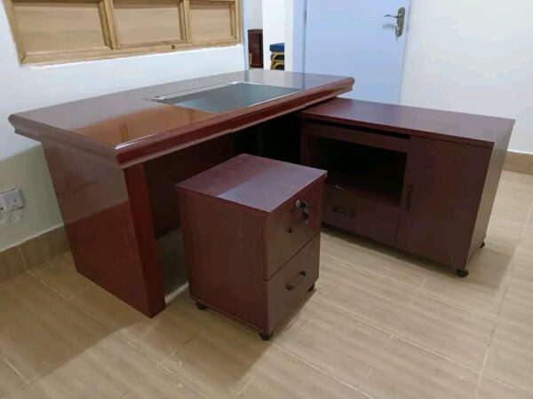 1600mm executive desk - Image 5